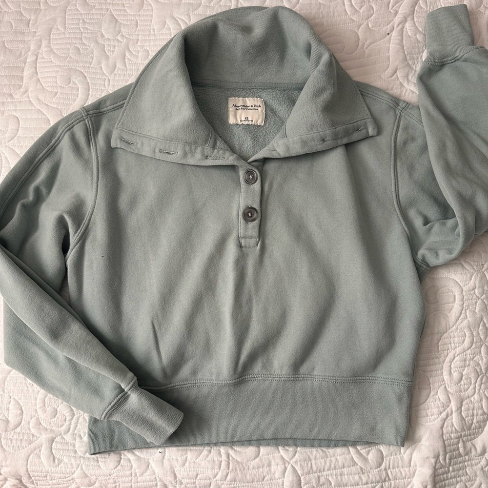 Abercrombie & Fitch Sage Button-Up Sweatshirt